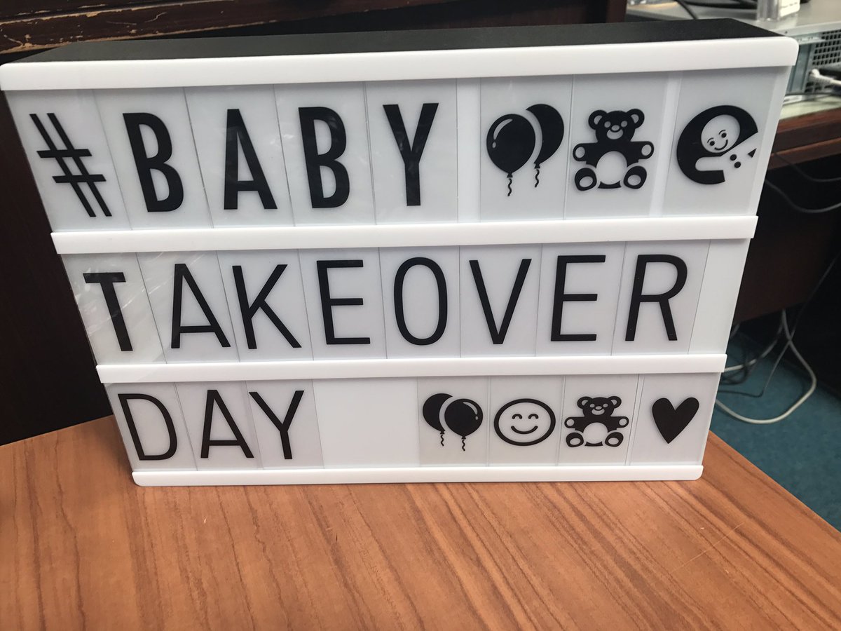 Rachel_Benn_'s tweet image. All set for our #BabyandToddler takeover day at #HunsletLibrary #goodybags #Everybunnydance #jellybabies #NationalBookstartWeek 👶🍼📖