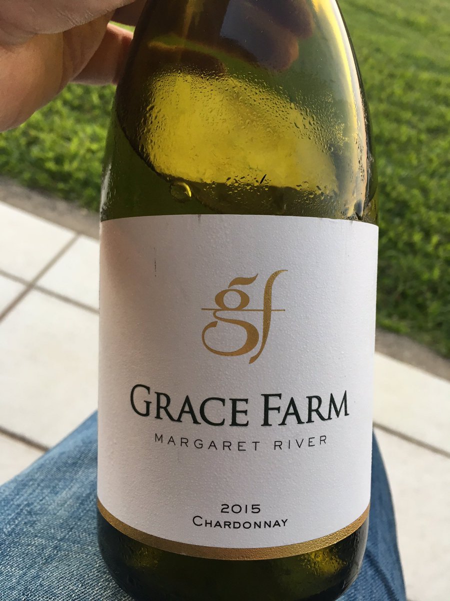 SixlitreHSV's tweet photo. Oysters and @GraceFarmMR Chardonnay on Hamilton Island. Yes please !!! https://t.co/YYAt1rmmU4