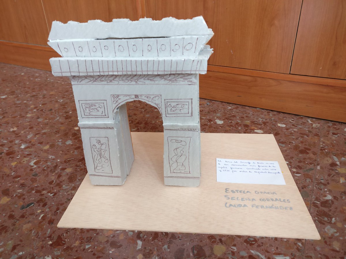 arszgz's tweet photo. Geniales las exposiciones de 1B ESO proyecto "Romanos por el mundo" vestuarios, obras de teatro, murales y maquetas chulísimas!@HSJZaragoza https://t.co/GCiMCo1gsj