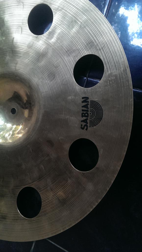 sandy_drumer's tweet photo. Fs hhx evo ozone crash 18". Mulus no minus. Minat? Wa 085649915233 @DrumBagus https://t.co/tJuhZaco1s