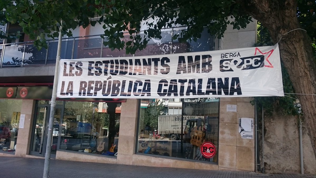 1 d'octubre 2017. Voleu que Catalunya sigui un Estat independent en forma de República? #Sí
Anem a totes, no ens arronsarem davant de RES! ✊