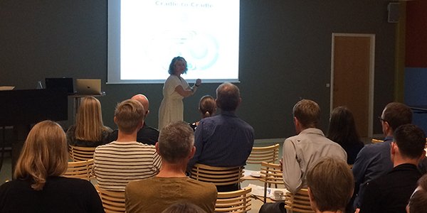 SP_inno's tweet photo. Der er nok at tage fat på for danske rådgivere inden for bæredygtighed, siger Henriette Melchiorsen på konferencen Bæredygtig Business. https://t.co/zF8At4Ykg2