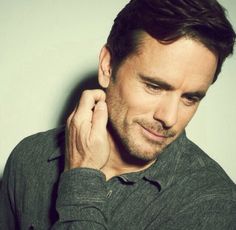 vickytreherne's tweet photo. NEVER imagined I'd get 2 say see you TONIGHT @CharlesEsten!! Best #FreakinDeaconFriday ever!! #UKNashvilleTour Have a great one everyone 😘 https://t.co/kex6bdGOI3