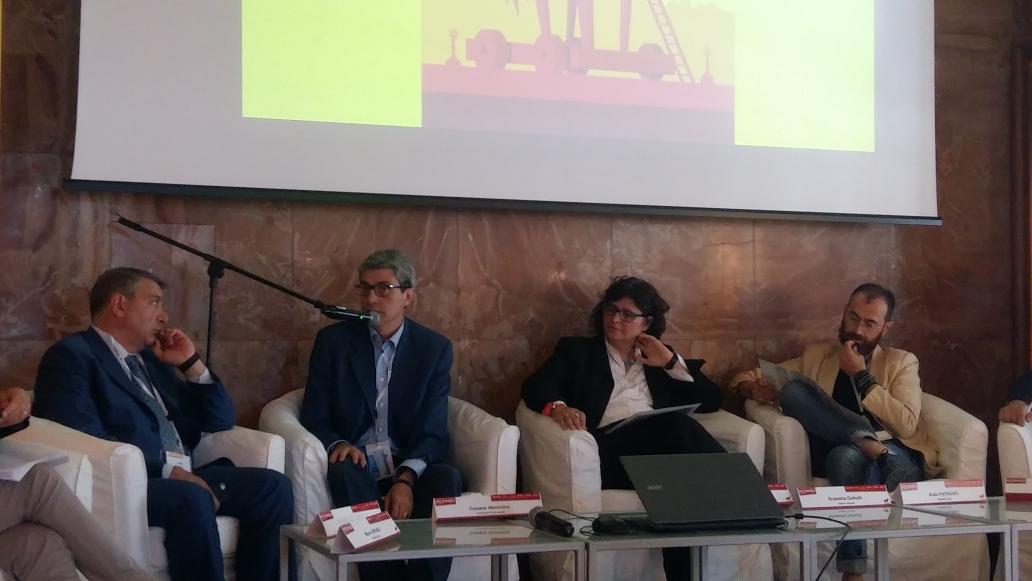 Ex Palazzo Poste #panel #Medimex2017 <a href="/CesareVeronico/">Cesare Veronico</a> <a href="/Puglia_Sounds/">Puglia Sounds</a> "Edizione storica per recenti fatti cronaca, forse irripetibile"