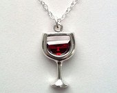 BrattonCraft's tweet photo. ♧☺ #silverwineglassnecklace
#redwinenecklace
#winenecklace
#winelover
#brattoncraft https://t.co/9kA2OSMUXN https://t.co/oeqRnG9VqL