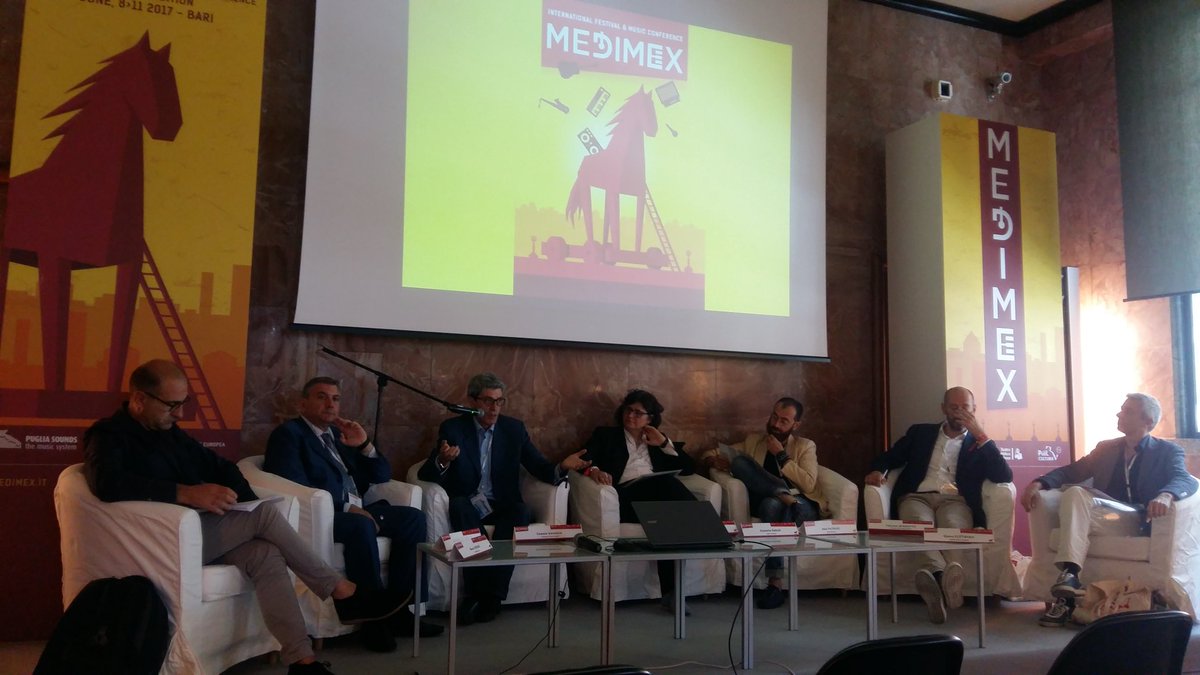 "Cultura gratis, accessibile, é valore. Musica é lavoro. Bisogna conciliare i due aspetti" <a href="/CesareVeronico/">Cesare Veronico</a>  <a href="/_medimex/">Medimex</a> #panel #Medimex2017