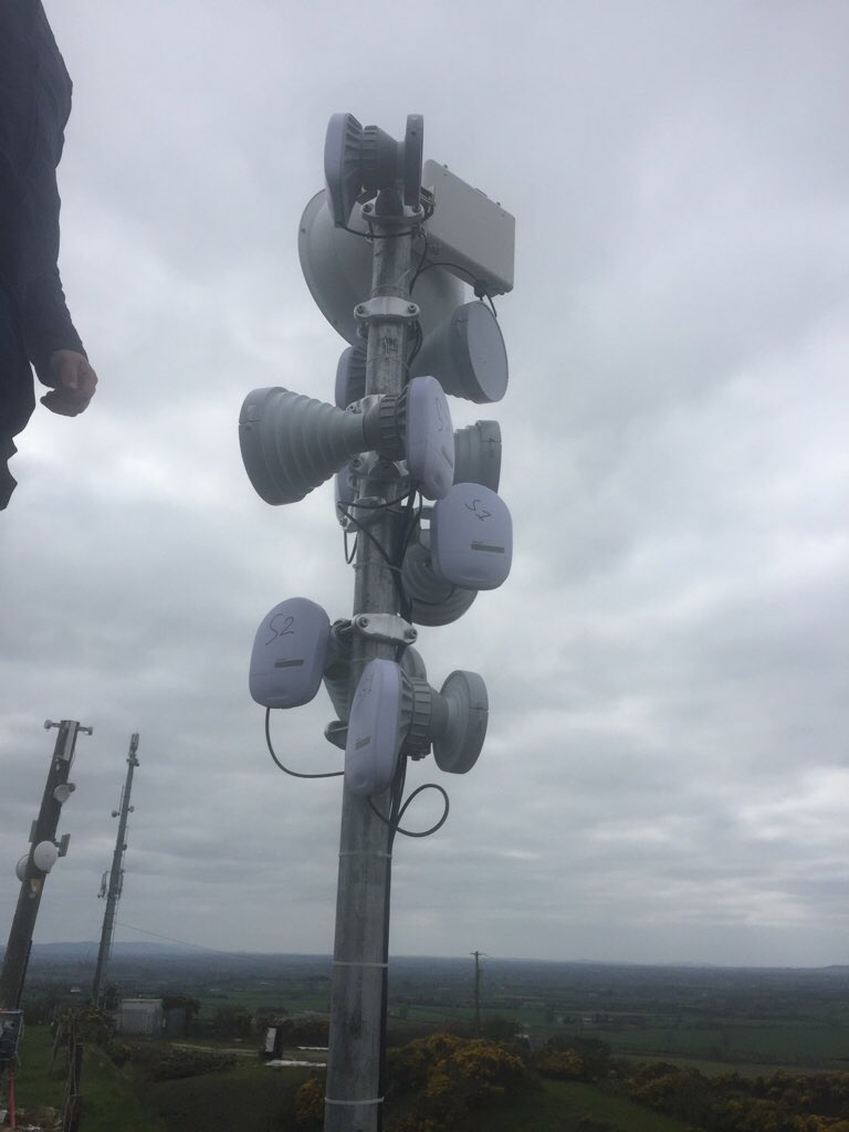 #WeHaveHorns! Our #SymmetricalHorns used by <a href="/ChoiceCashel/">Choice Broadband</a> in #Ireland🍀 

facebook.com/rfelements/pos…