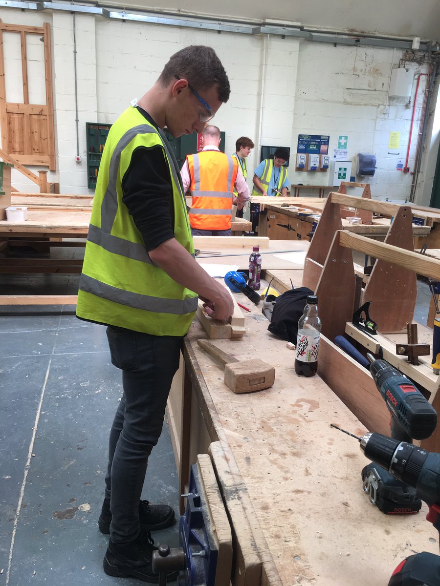 TCConstruction0's tweet photo. Level 2 Bench Joiners constructing their gallows brackets, finished products to follow. #PathwaystoConstruction https://t.co/H3vm0OhMth
