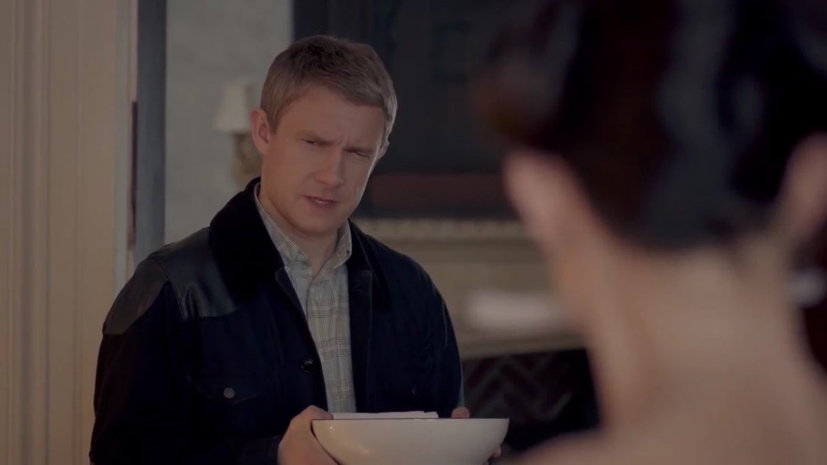 TEAMBONGINOUPD's tweet photo. John's reaction is priceless, he tells Irene to put something on and he OFFERS HIM HIS NAPKIN OML https://t.co/9ZmSsnOqSG