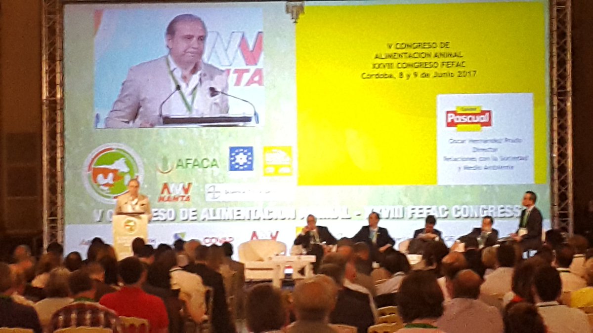 adriasen_'s tweet photo. @Calidad_Pascual participa en el @congresoAA17 de @FEFAC_EU en el @RealCirculoAmis #CongresoAA17 @cesfac https://t.co/ihe5ktpBid https://t.co/6WMvssLF71