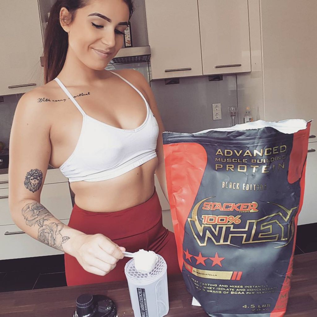 Stacker2Europe's tweet photo. What 100% Whey flavour is in your shaker this weekend? #Stacker2Europe #Stacker2 #StackerWhey #Protein #Whey #Weekend #ProteinShake #Enjoy https://t.co/07LUhpg0L5