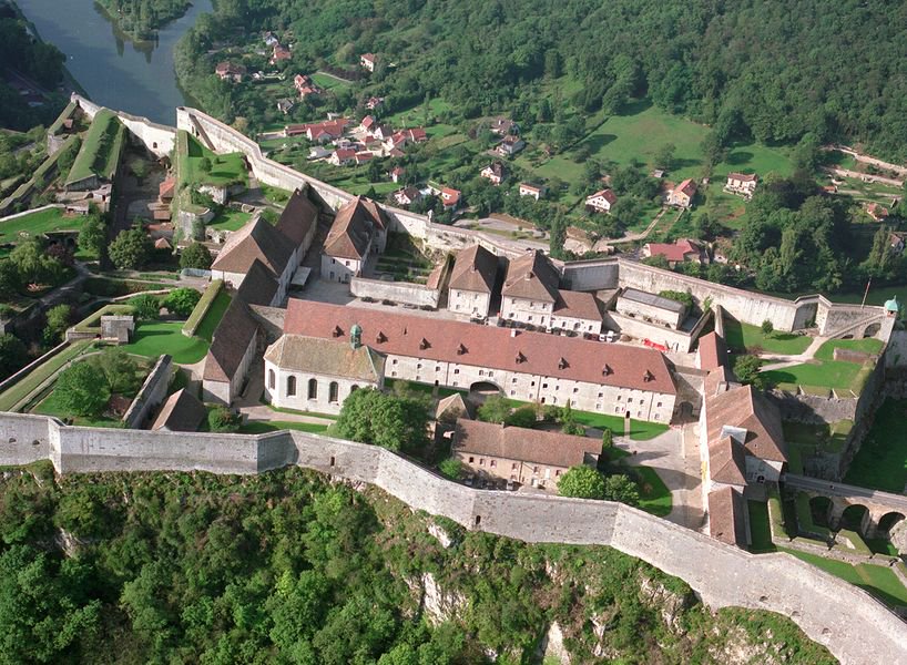 AlambretCom's tweet photo. Et si vous profitiez de l'ouverture du nouveau #Naturalium pour redécouvrir la @CitadelBesancon, Patrimoine mondial de l'@UNESCO_fr ? https://t.co/HRWjyg67kQ