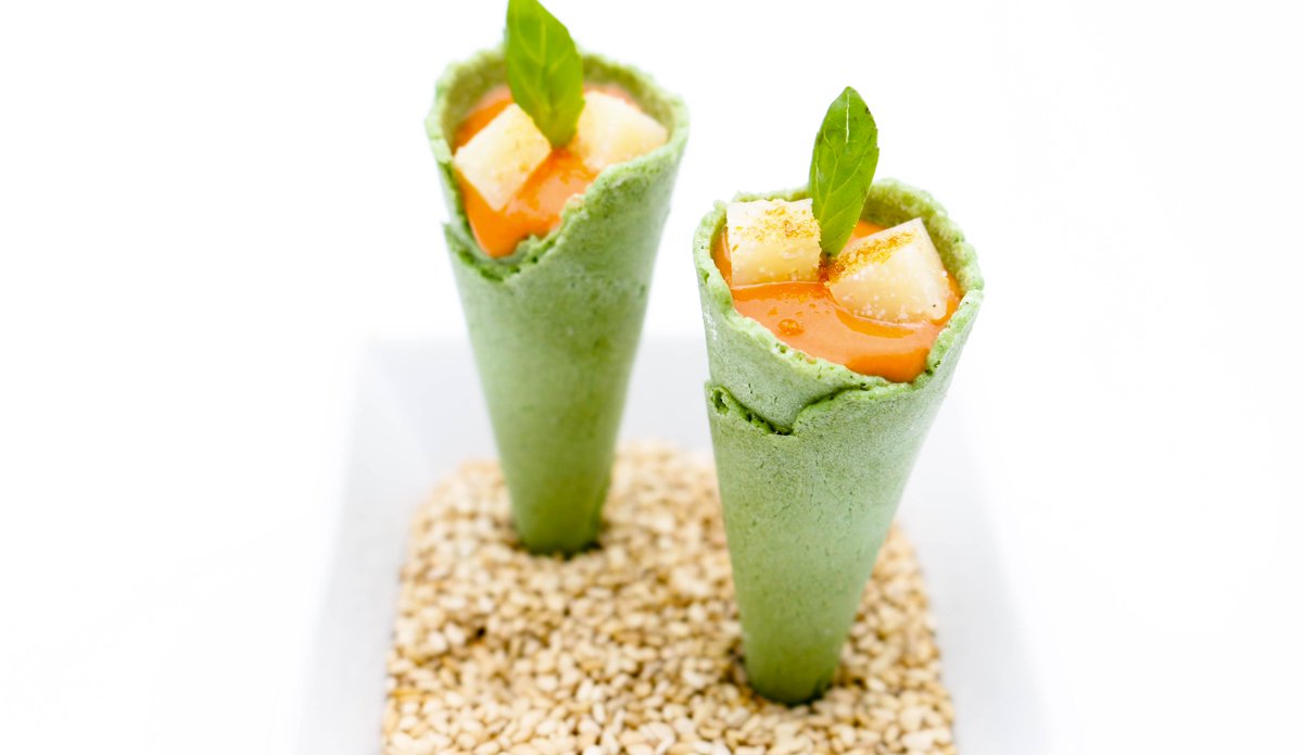 #receta Mini Cono <a href="/lidlespana/">Lidl España</a> de Salmorejo y queso ahumado gastronomia.es/recetas/mini-c…