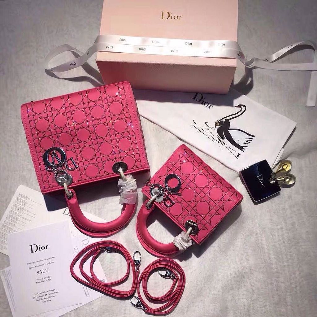 Adeline1189's tweet photo. Christian Dior Lady Dior Medium Cannage Studded tote Bag
🖕🖕🖕
Shopping link in bio
,
,
#cheap #handbag #handbags #purse #fashion #followme #… https://t.co/VfRDCJWGLH
