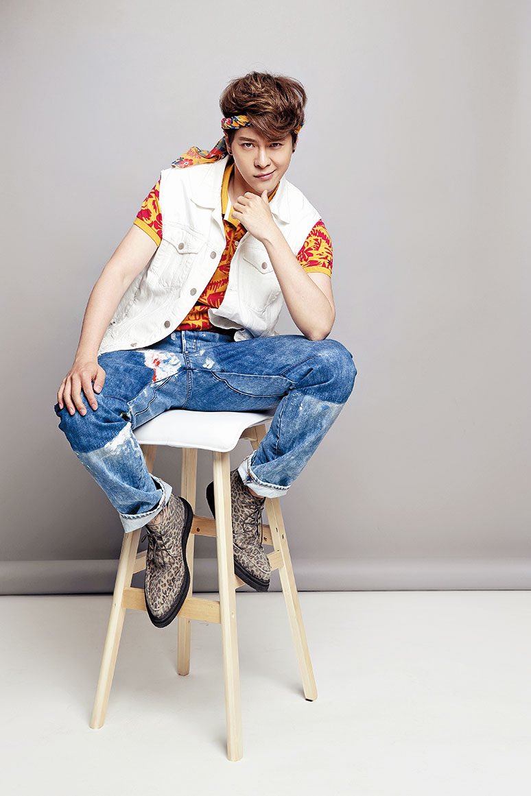 LOFFICIELCHINA's tweet photo. How to wear your #polo #xuhaiqiao #徐海乔 https://t.co/Bw6t1OsUeW