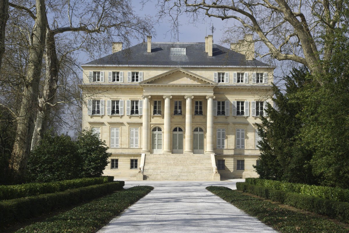 iFAVINE's tweet photo. Château Margaux, Château Haut-Brion and Château Mouton Rothschild have all released at €420 per bottle bottle ex-négociant (up around 9%). https://t.co/gUmwu2ljSr