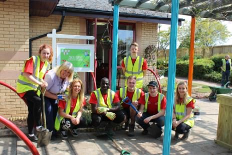 BetsiCadwaladr's tweet photo. A new ‘sensory’ garden to benefit dementia patients at Deeside hospital is now open: https://t.co/RuqiXwlcAv https://t.co/3peHazGbMB