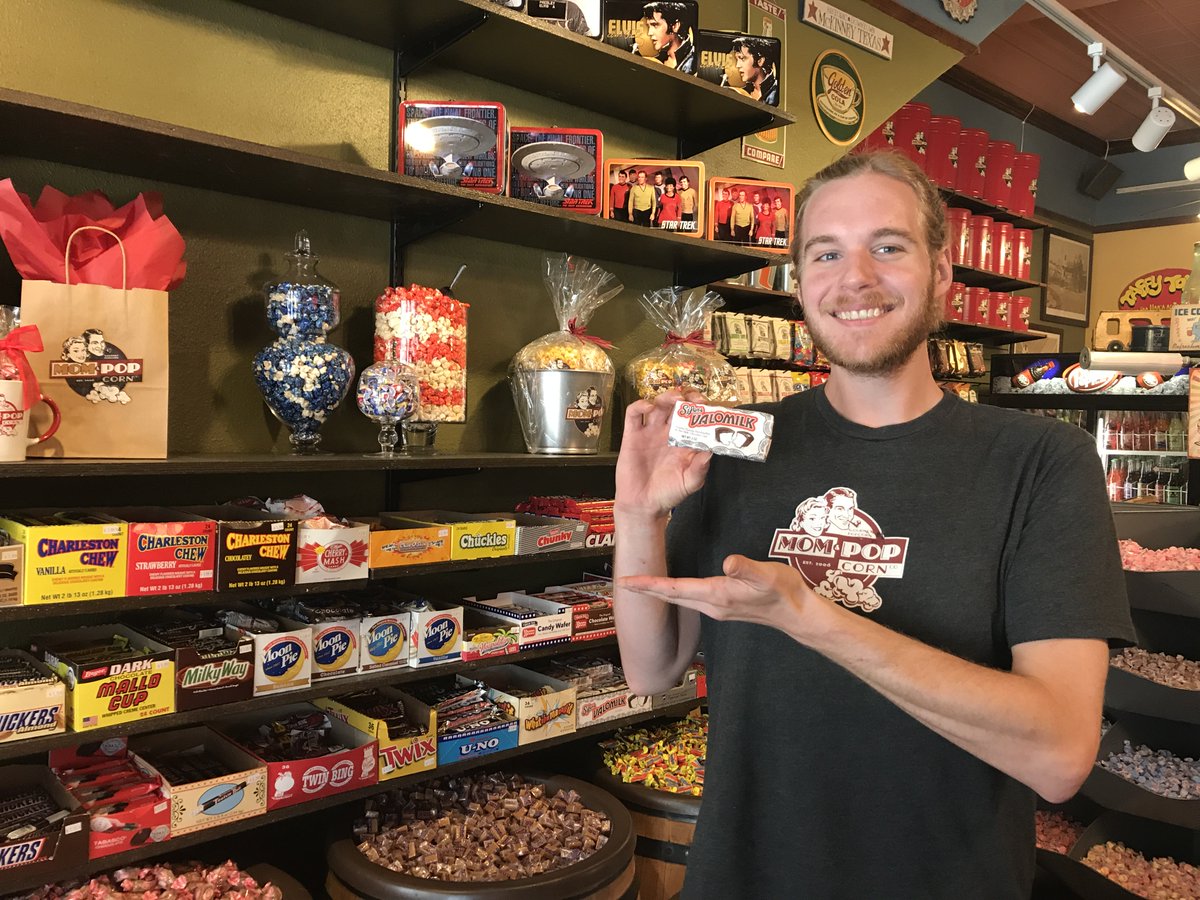 MomAndPopcorn's tweet photo. Logan's favorite candy bar is Valomilk! What's your favorite candy bar? Come check out our collection today! #momandpopcorn #valomilk #candy https://t.co/nt9Z97bH7F