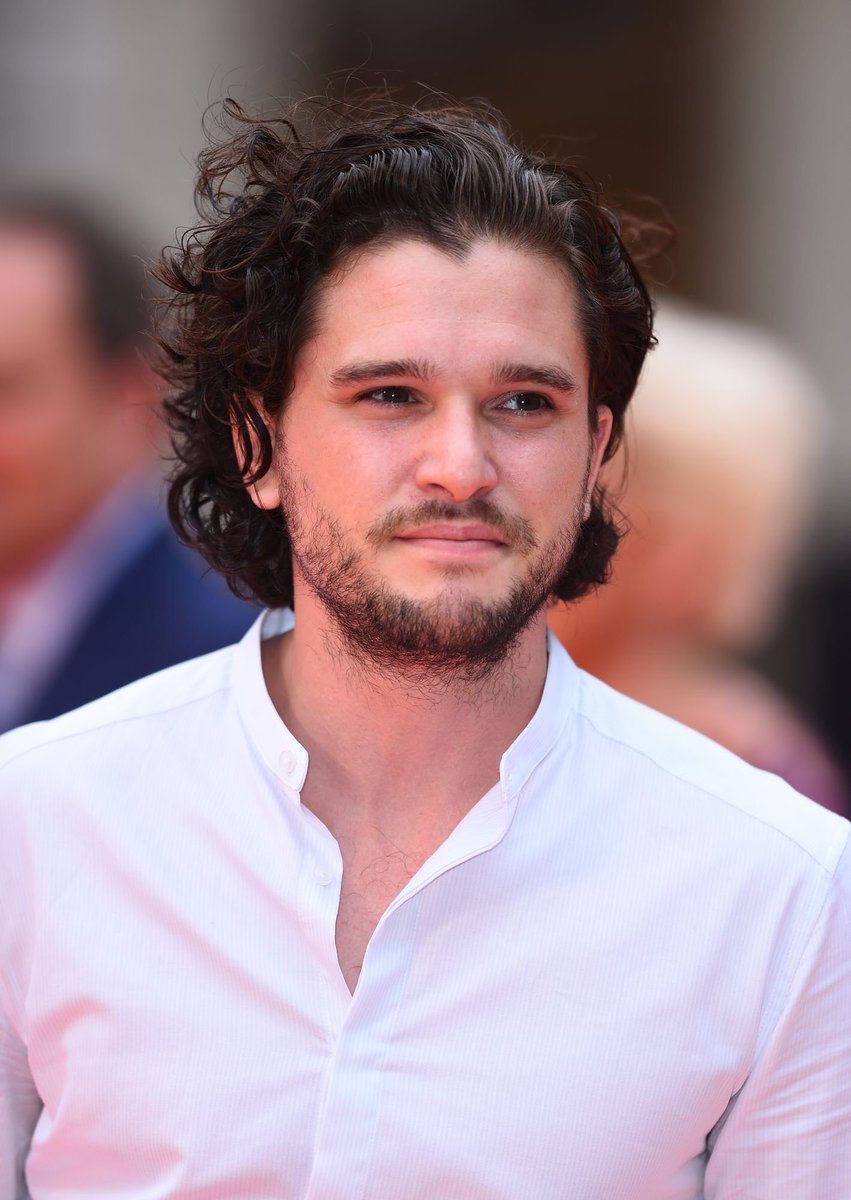 GoT_Cast's tweet photo. Kit Harington at the Royal Academy Summer Exhibition 2017 in London 🔥 https://t.co/Fa9634w0oG