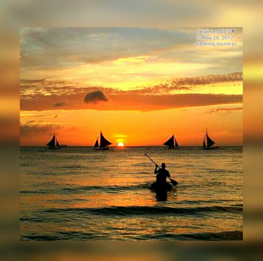 DaringJourneys's tweet photo. ⛵ There is one Life, 4 each of us: #OUR_OWN. ⛵ -Europides-

My #sunset shot @ #Boracay🇵🇭 #Boats #Sea #Travel #Fotography #Blogger #LiveLife😍 https://t.co/Td3XgK9Nc3