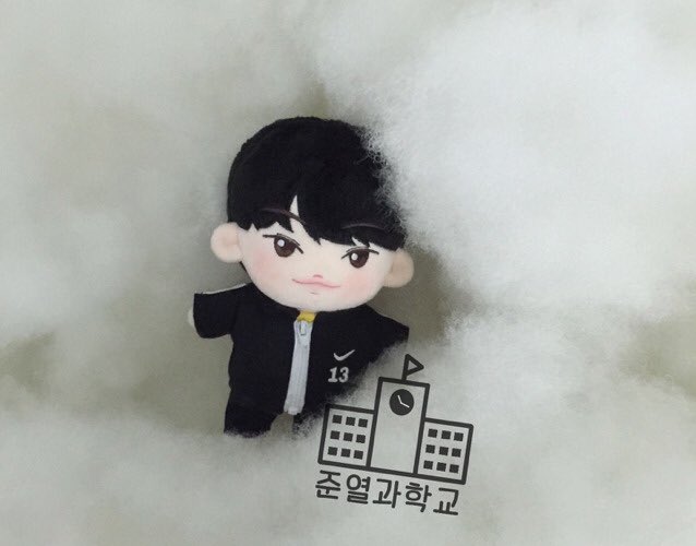 kkongyeoldb's tweet photo. 류준열 인형 https://t.co/q6IhpioF3P