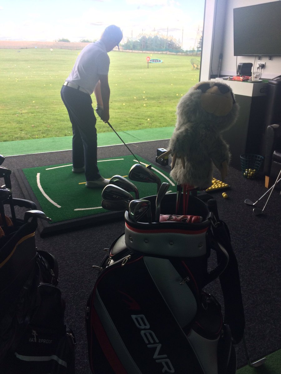 BenrossNE's tweet photo. @frankhoulgate and son ripping the compressor type-r #waterfront #golf https://t.co/AQONUU3x82