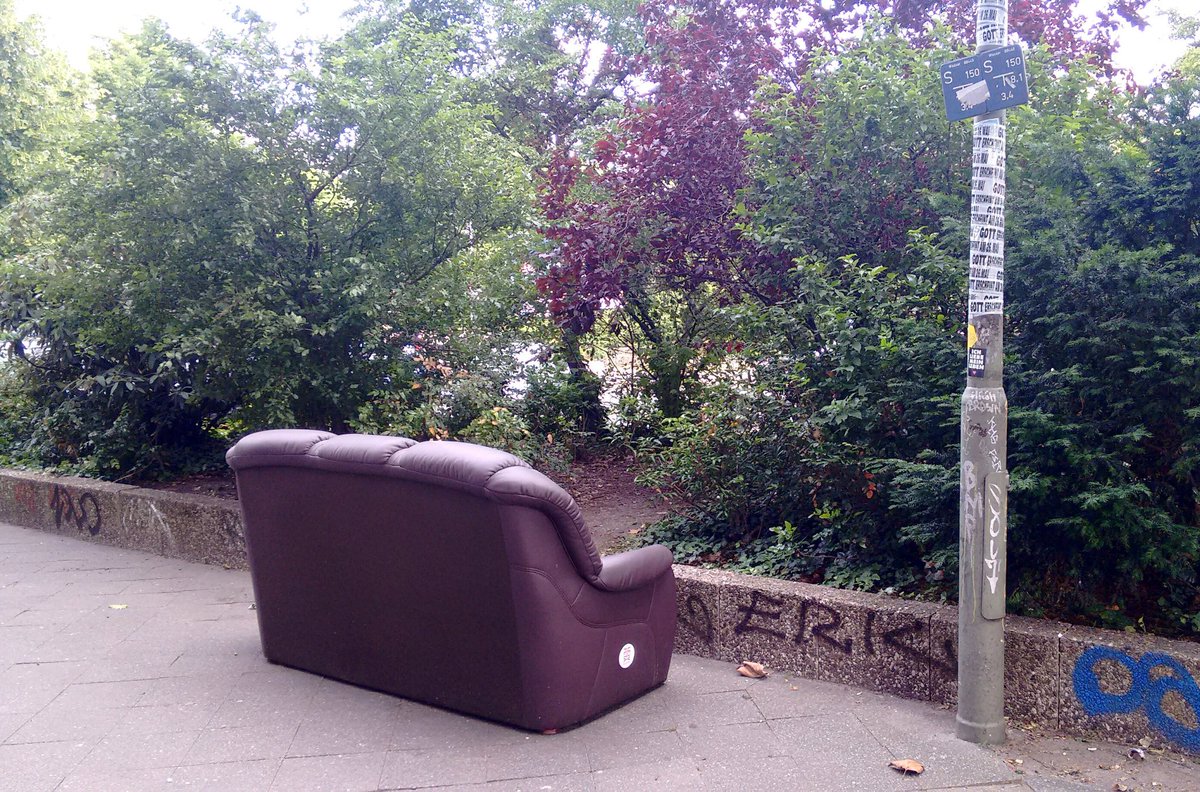 Neukoelln2Null's tweet photo. #Freesofa in Kreuzberg. https://t.co/HPaUGS6LYN