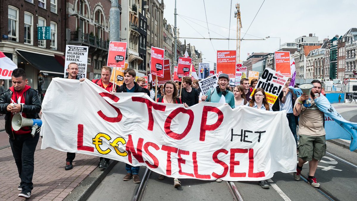 ‘Wij eisen dat de jonge generatie niet opgezadeld wordt met schulden,’ zegt <a href="/ASVAstudentunie/">ASVA Studentenvakbond</a>-vz <a href="/HenrietteHoog/">HenriëtteHoog</a>. folia.nl/actueel/111317…