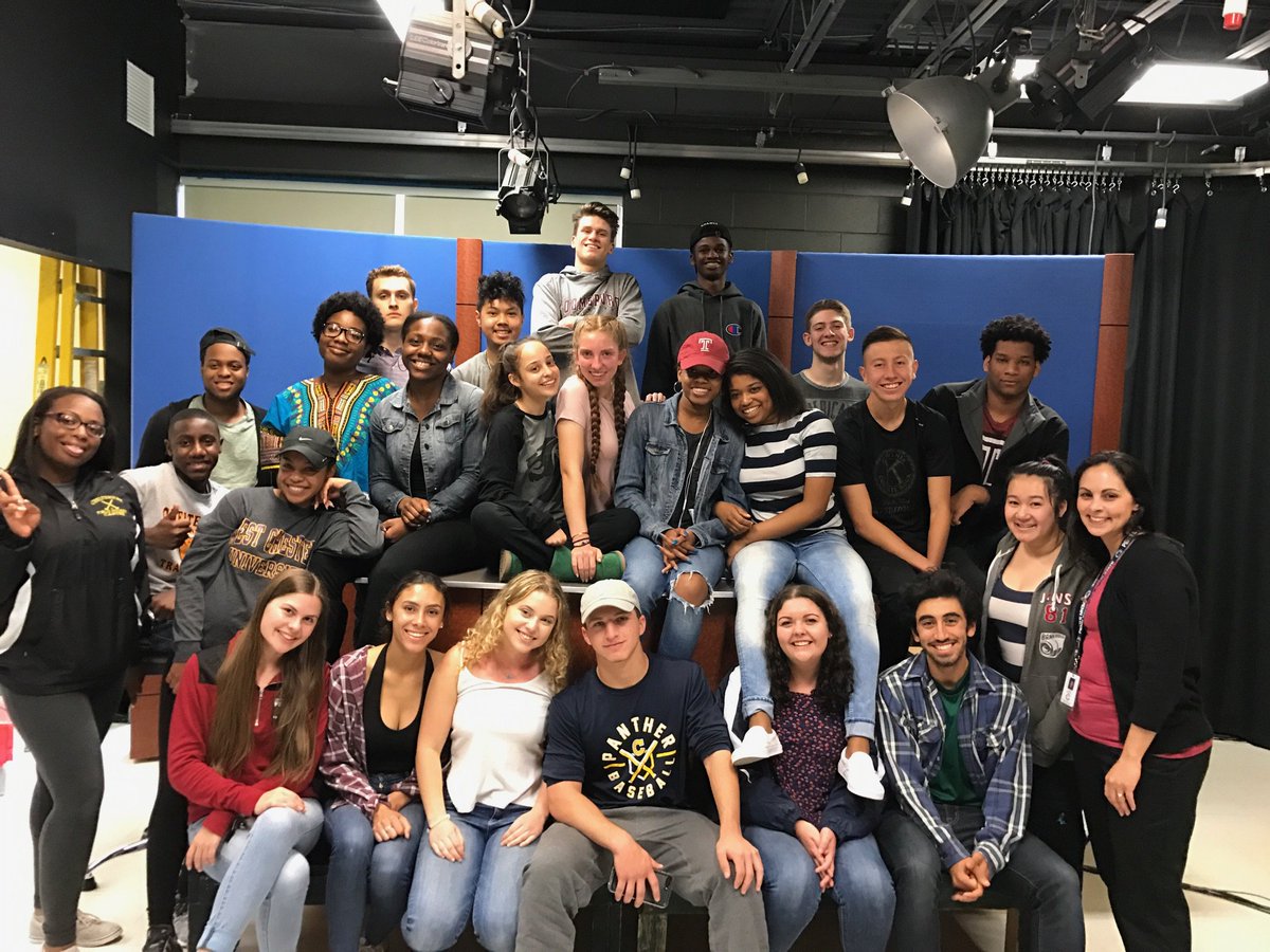 Cheltevision's tweet photo. Last day for seniors 2017 :( https://t.co/fmOxoryf9N