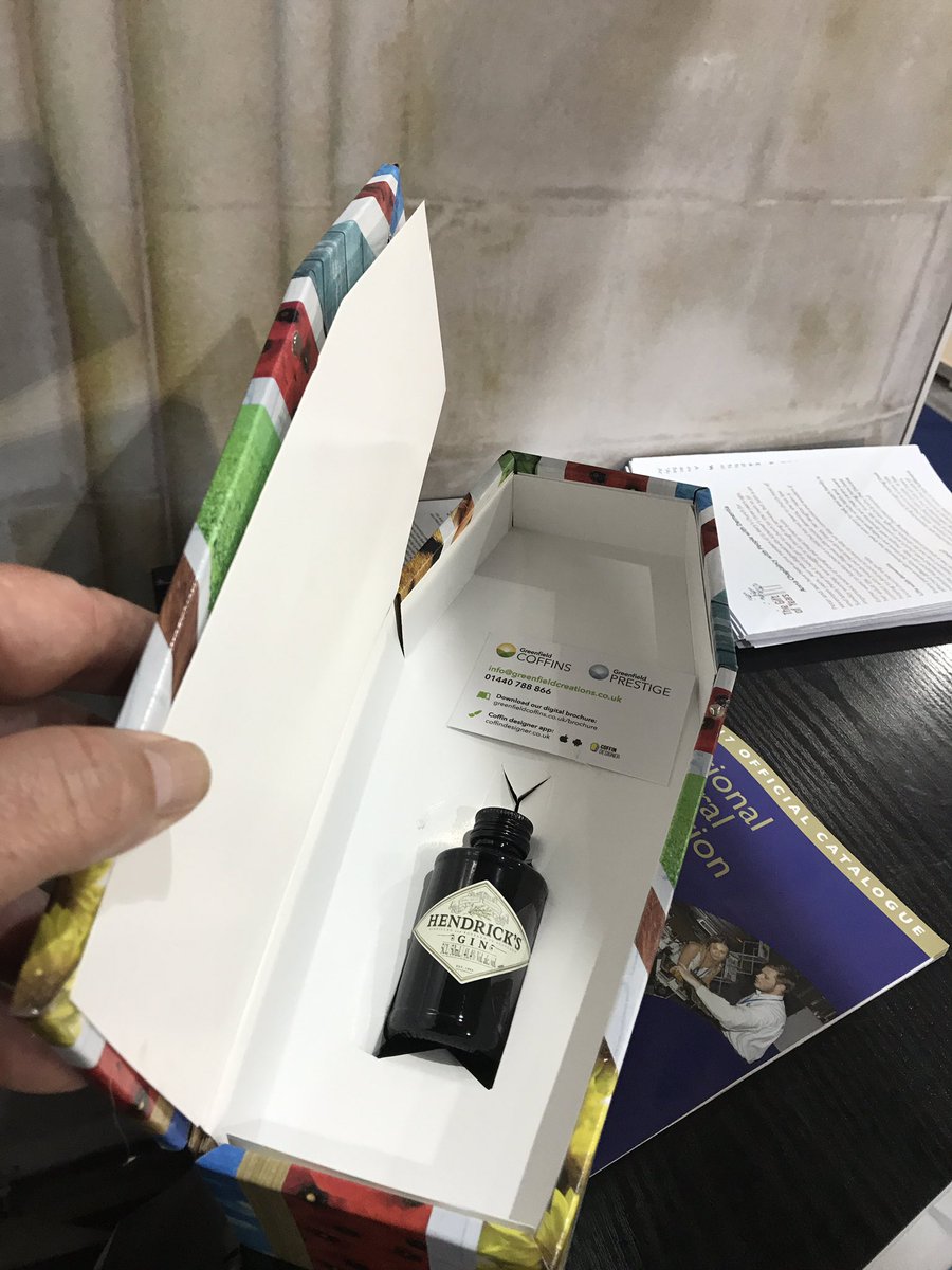 suffolkvicar's tweet photo. @ecocoffin @CofEsuffolk @CofEFunerals #nfe2017 - All that is gold does not glitter - Gandalf 🥃 https://t.co/dITlztLiqM
