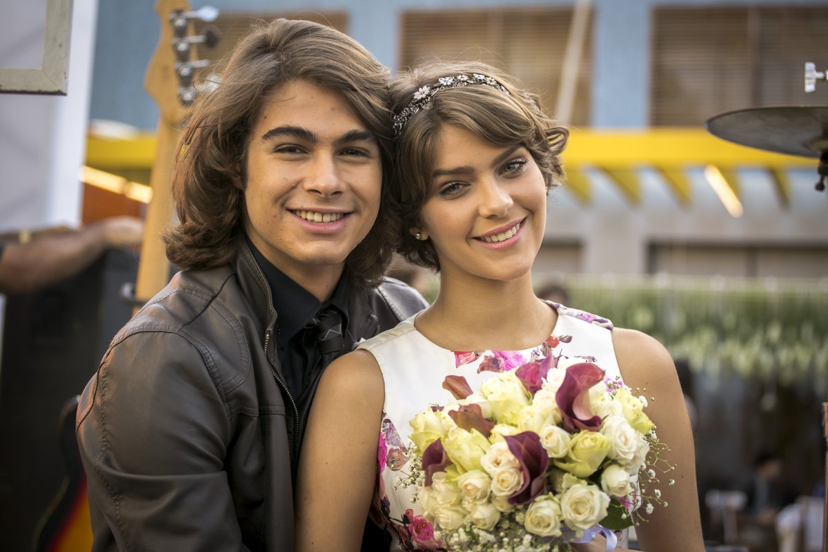 TVGloboInter's tweet photo. O #DiaDosNamorados tá chegando no Brasil. 😍 E pra espalhar esse clima de amor, que tal 12 casais que já nos conquistaram? ❤️💘 (parte1) https://t.co/6sZtW9YRi8