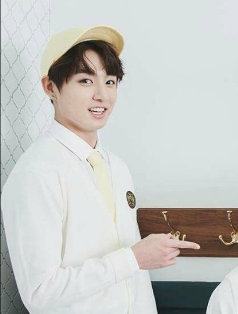 qtiekook's tweet photo. our #GOLDENMAKNAE  ❤ please protect him because he is too precious 
#2017BTSWEEK  #HappyJungkookDay https://t.co/L6uTdJcZsS