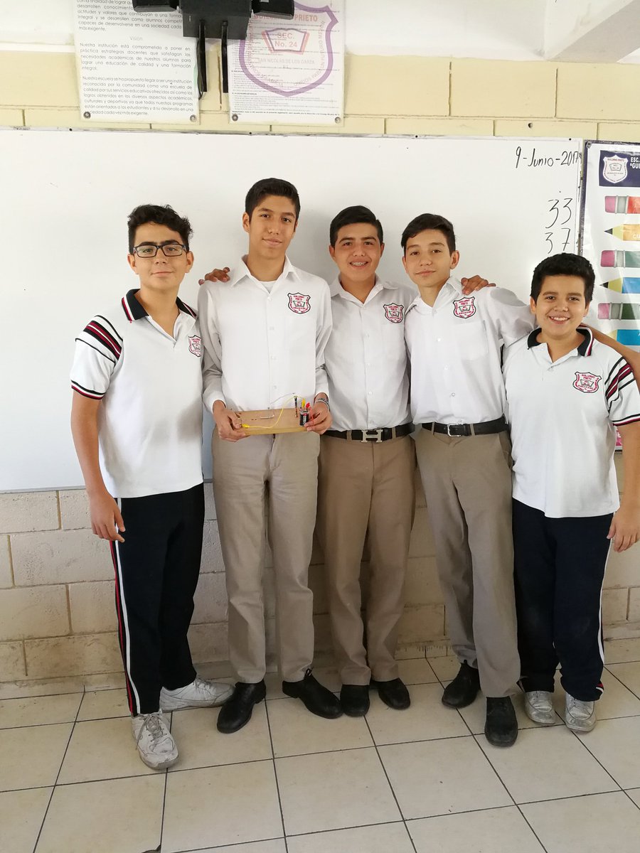 pg1188's tweet photo. Cierre de jornada de prácticas con Trabajo por proyectos. Física B5 ¿cómo funcionan las telecomunicaciones?  @CienciasENSE @vlablah https://t.co/zuM13RVAZZ