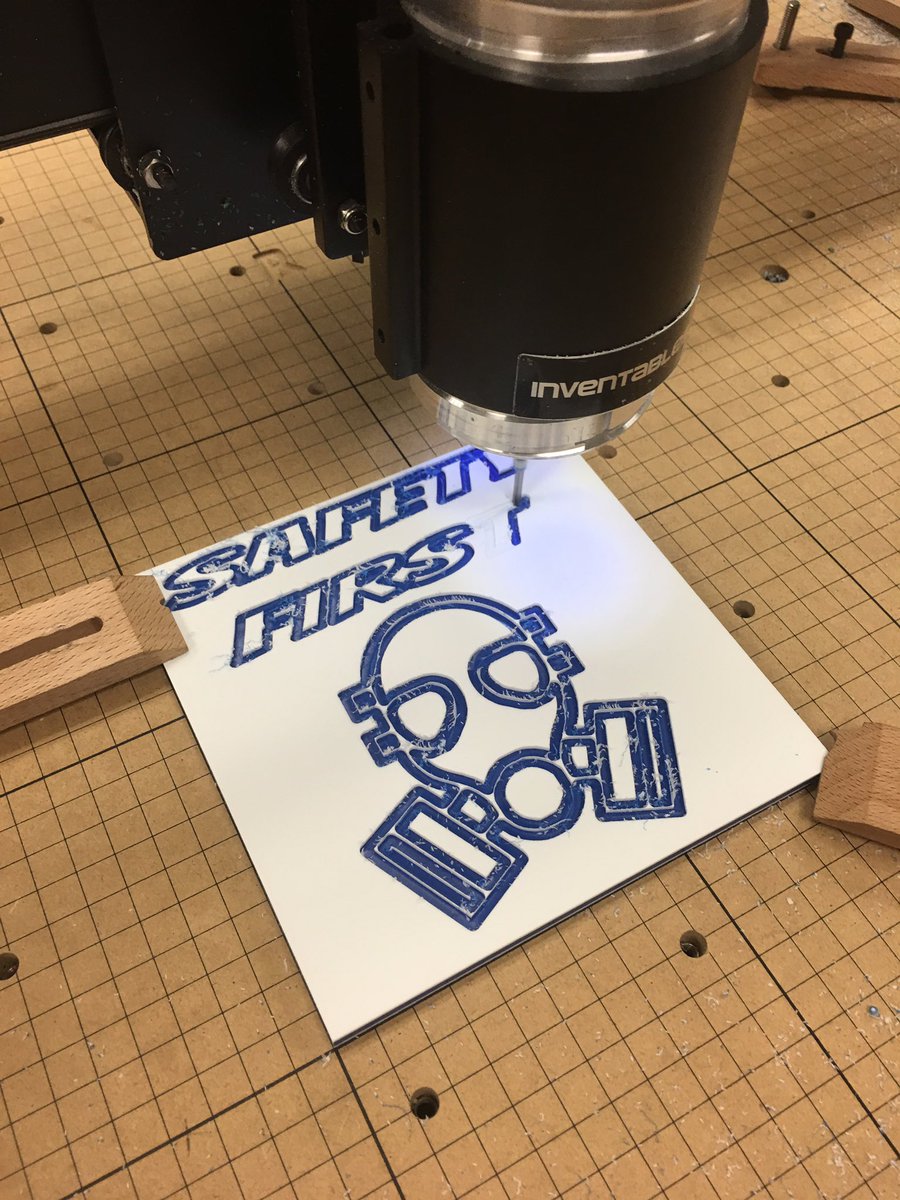 CloverKrystal's tweet photo. @chmscoyotes 7th grade science mural coming along! #xcarve #7thgradesciencerocks! https://t.co/yiMIckRztS