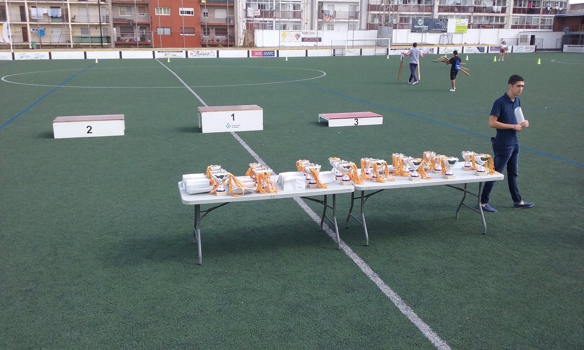 MiquelSolaSuris's tweet photo. En 30 minuts comença entrega de premis #JJEE2017 al camp del @ce_mataro @Josepfontmorera @esportmataro https://t.co/SyI2nP2Stj