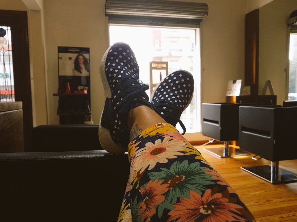 CataFerrand's tweet photo. Metiéndole onda al día frio y gris! @AmorMioUY chapa y pintura 
#placer #comoencasa 
Es viernes y tu calzado lo sabe (?)
🤣🤣 @adidasUY 💟💟 https://t.co/349rTp3KJ9