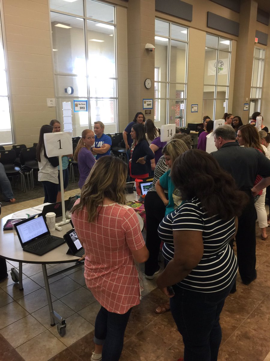 twill2583's tweet photo. @fonseca0416 @DNRoose look at team 1 #killingit #teamLCISD #interact2017 https://t.co/Qms0x1hka6