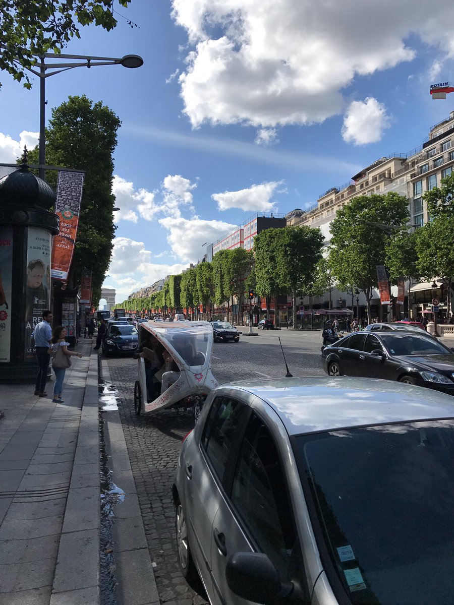 therealviiking's tweet photo. End of work day #work #paris #sun @VilleDeParis_ https://t.co/YRW4W5iGtO