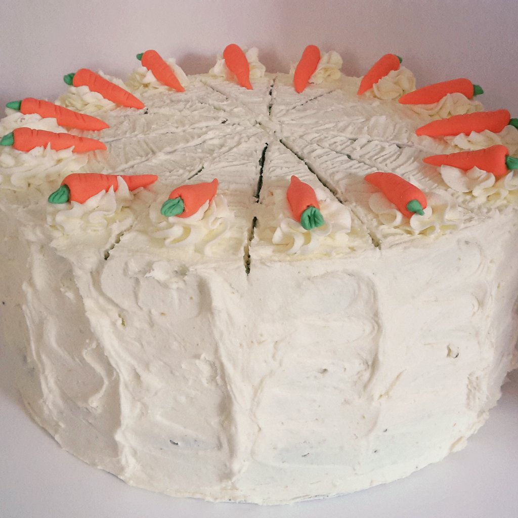 Denascakes's tweet photo. Carrot cake #cakedecorating #buttercream #cafecake # orange buttercream #healthyoption # yummy #Celebration #sugarcraft https://t.co/KfCZAhNAQT
