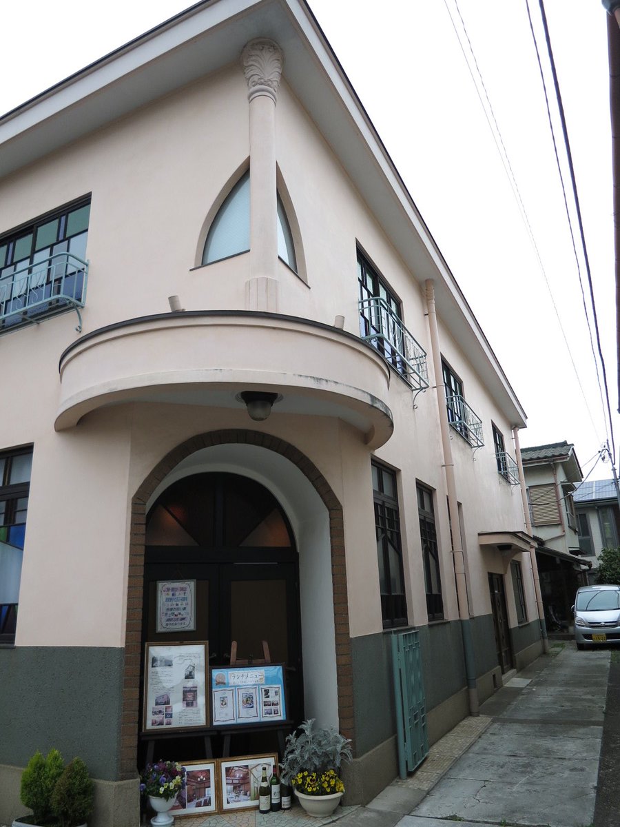 ほかり 川越 モダン亭太陽軒 大正時代から続く洋食屋 現在の建築は昭和4年のものらしいです 国登録有形文化財 ランチに二回行きましたが オシャレな建築で 好きです 近くには名画座スカラ座があります 近代建築