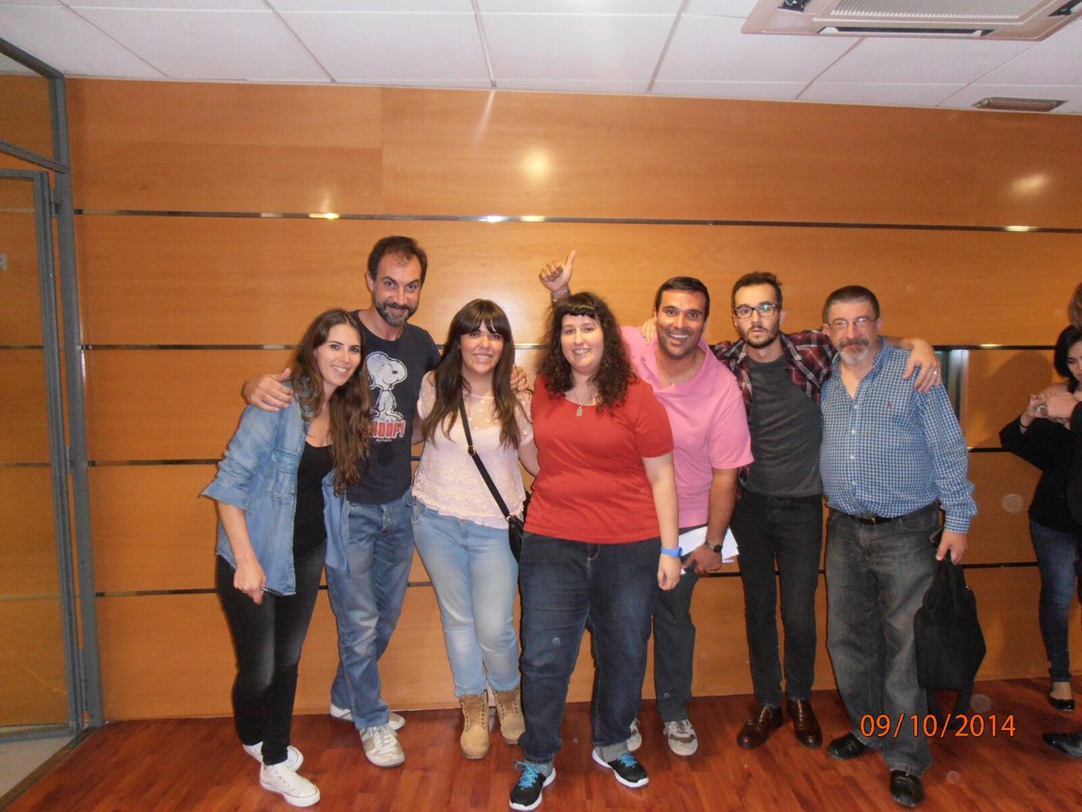 Que diu l' @anapolita_ que en <a href="/Quimkong/">Quim Morales Prat</a> ha d'anar de blau xk combina amb la calva. Mira quin pelazo, Quim! <a href="/lasegonahora/">La segona hora</a>