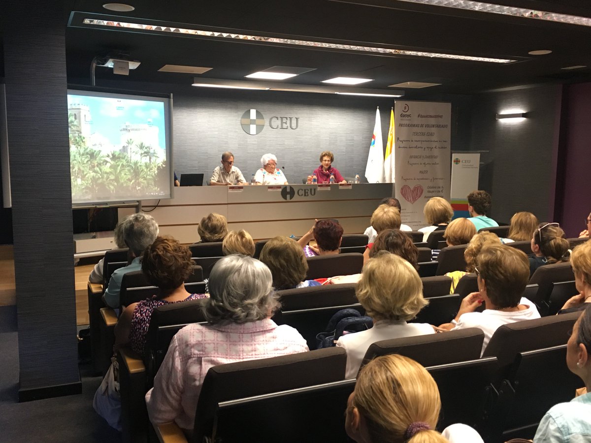 dasyc's tweet photo. Ayer el #DrSoubhiHamaui médico de origen sirio nos habló sobre los orígenes políticos del conflicto en la #CharlaSiria #CEUElche #Dasyc https://t.co/u5LX7aYZNu