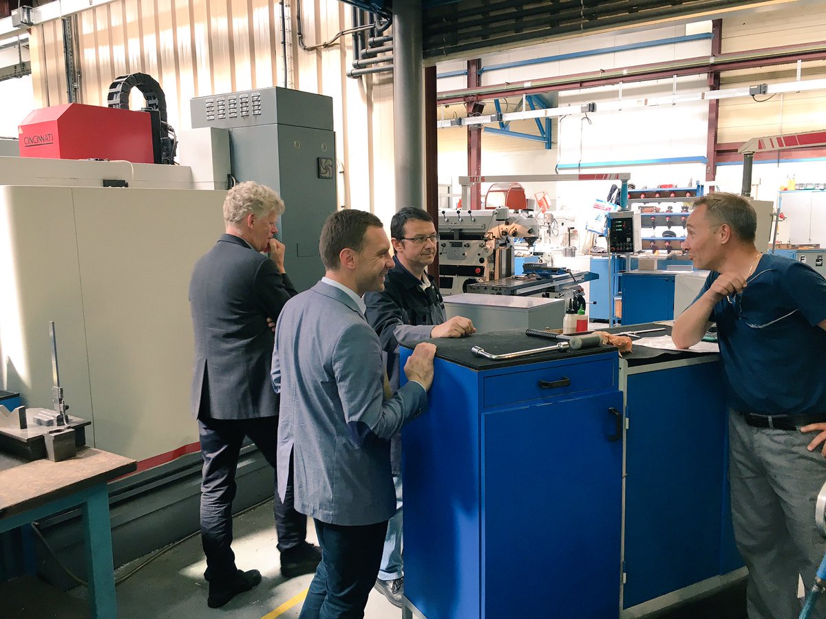 JulienDive's tweet photo. SACMO, pilier du #StQuentinois qui emploie 90 personnes à Holnon. Pour défendre le travail, les emplois; défendre les entreprises #Circo0202 https://t.co/FmXesmFZ2M