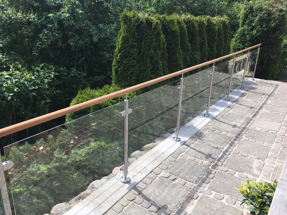 EasySteelAB's tweet photo. Här är ett EasySteel räcke som nyligen monterats i Danmark. 
Det är Schöller Stål i Bröndby som har haft hand om uppdraget. #EasySteel https://t.co/PUWFCj4s6Y