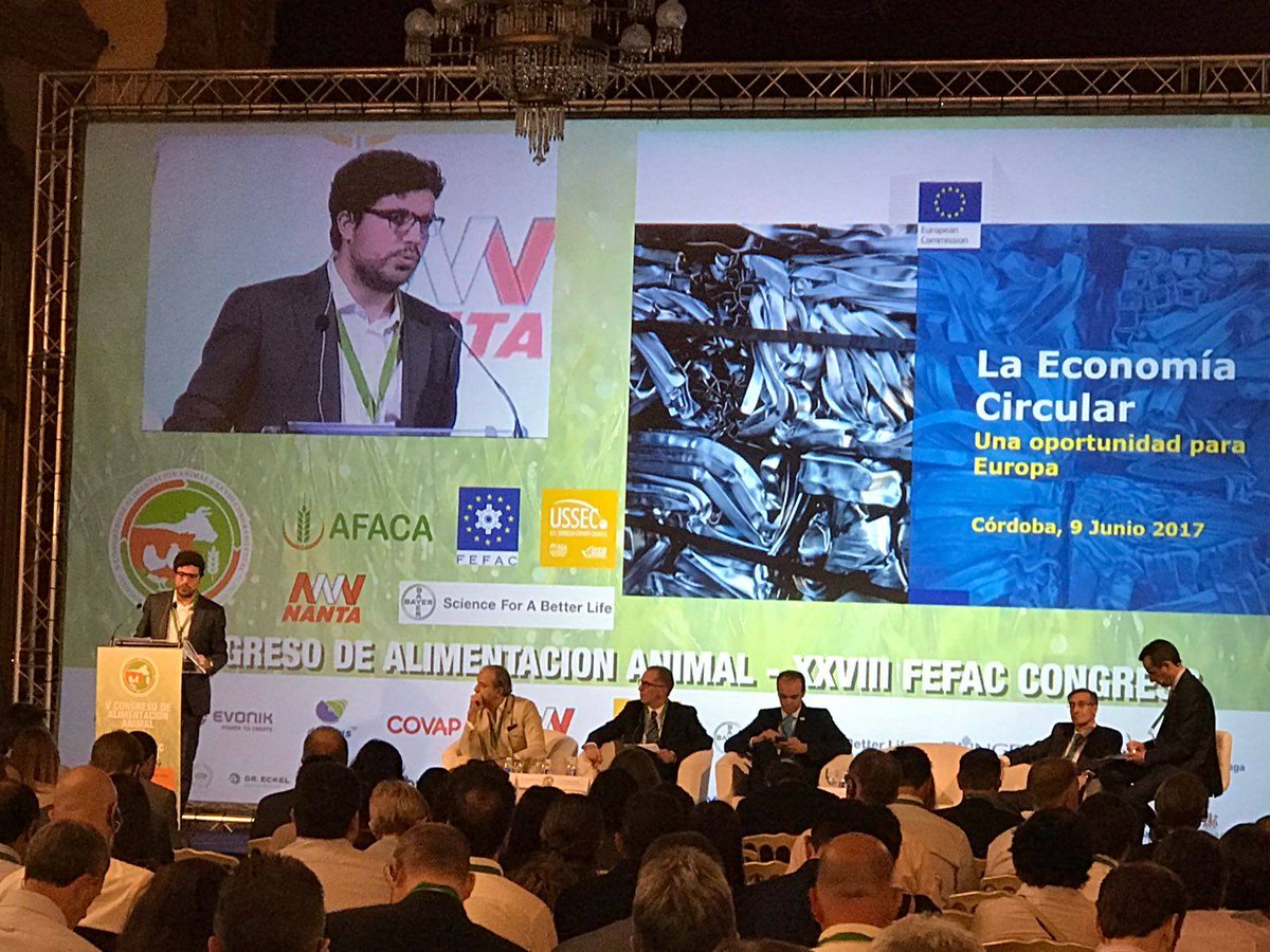 congresoAA17's tweet photo. Así comenzó esta mañana la segunda (y última) jornada de este V Congreso Internacional de Alimentación Animal. 👇👇 https://t.co/4hkrwuPXYU