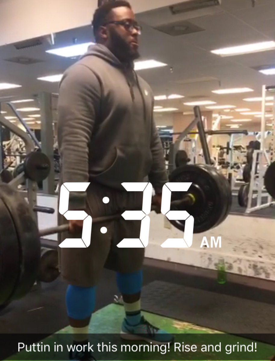 coacht_53's tweet photo. Coach T is no stranger to putting in the hard work! Let's finish the week strong ๐ช๐พ๐ช๐พ. #winthedown #embracethegrind #football #basketball https://t.co/h4e8Y0nvDa