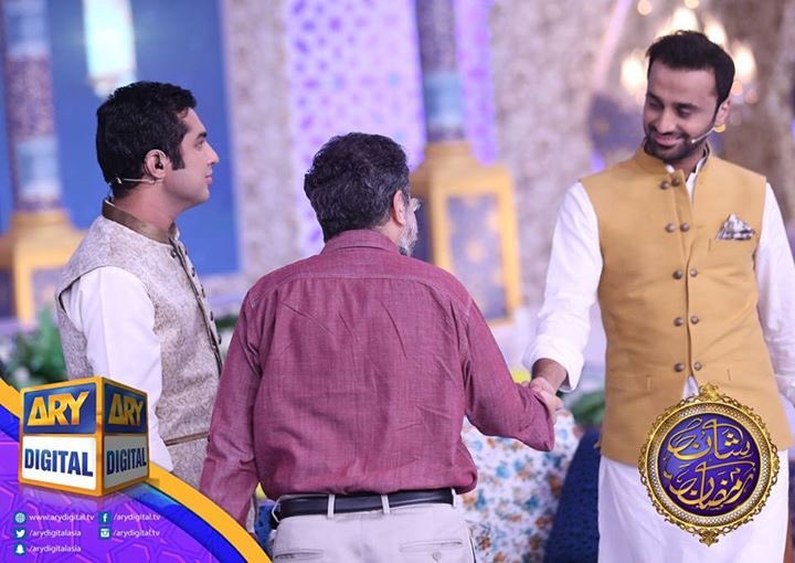 muneezamehboob1's tweet photo. @WaseemBadami and @iqrarulhassan with the Guests From #FatmidFoundation #13thRamzan #ShaneIftar Transmission #ShaneRamzan on @arydigitalasia https://t.co/g1labzewjl