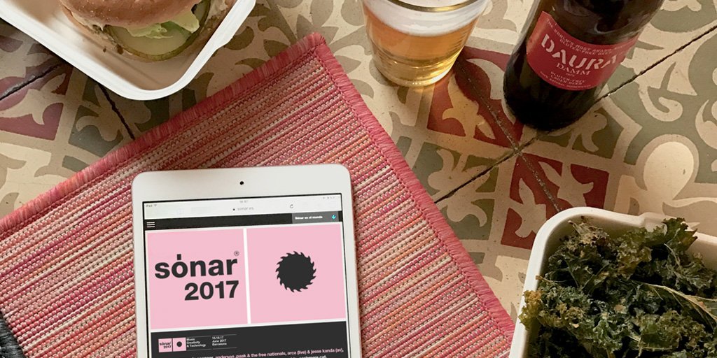 DauraDammCat's tweet photo. Comença la temporada de festivals i @alotroladodelam sap quina és la combinació ideal per a gaudir-los #AmbGust! https://t.co/VTqJF2gvGx