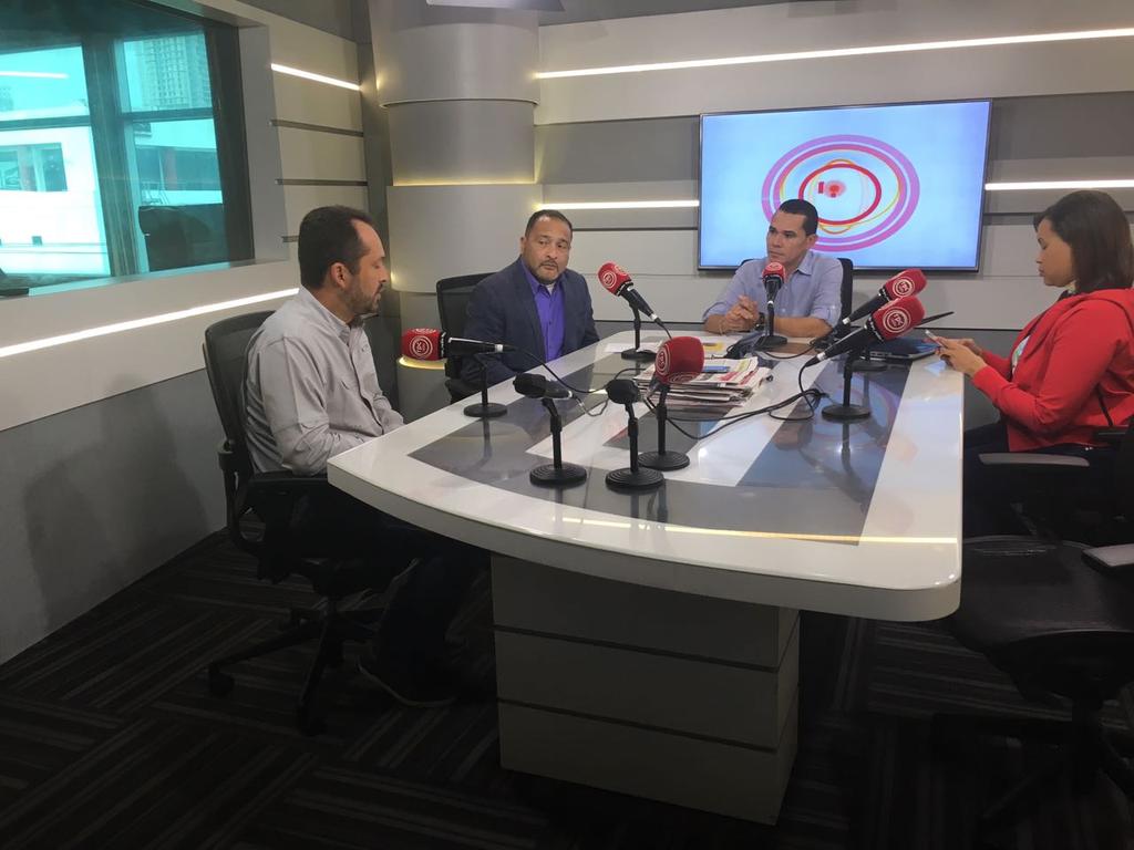 AlfarerosColon's tweet photo. Nuestro Pastor @PasJosePimentel promoviendo la Gran Marcha por la Paz @Yosoypazc3 en @rpc_radio el domingo desde las 1pm en Colón. https://t.co/7ow3gAGRff