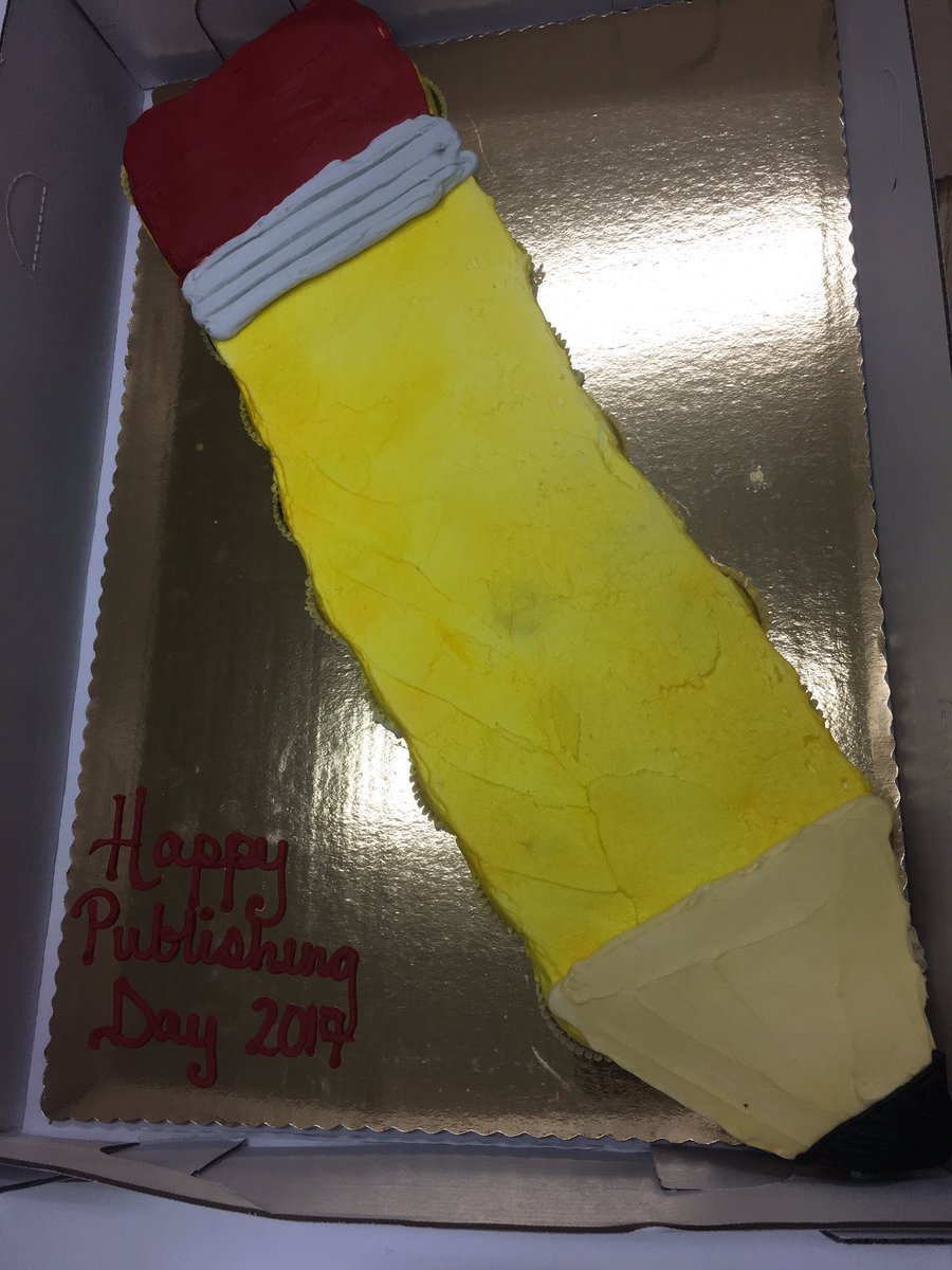 PS62ChesterPark's tweet photo. Pencil cake! Yummmm #publishingday #PS62Q https://t.co/UQg5amPmuH